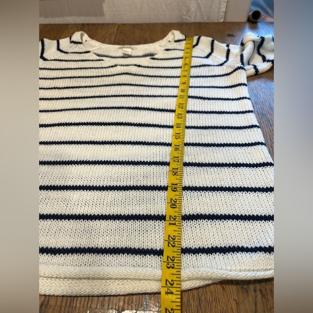 H&M STRIPED SWEATER – SIZE M - Picture 5 of 10
